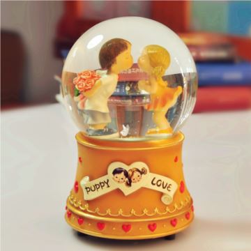 台湾万山WAS旋转飘雪花亲吻水晶球八音盒音乐盒七夕情人节创意生日礼物