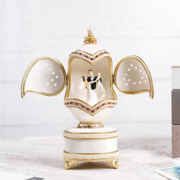Sankyo蛋雕旋转跳舞八音盒音乐盒创意结婚情人节礼物送老婆女生女友
