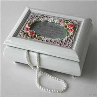 日本进口Sankyo18音树脂公主田园玫瑰首饰盒八音盒音乐盒 送女友生日礼物 出口美国热销款