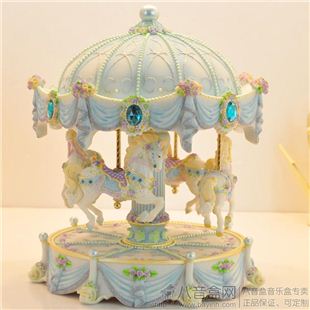 进口超大号四马升降声控发光旋转木马八音盒音乐盒创意女生日礼物精品