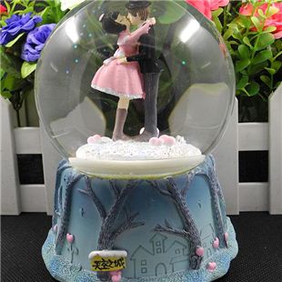 韵升至音源18音旋转飘雪花接吻水晶球八音盒音乐盒 天空之城  生日礼物创意礼品