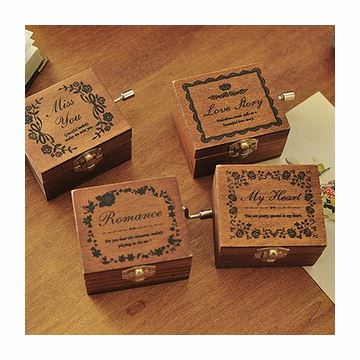 进口木质复古迷你手摇音乐盒八音盒创意送女生日特别礼物精品天空之城