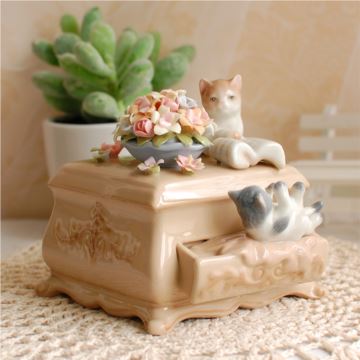 高档陶瓷情侣猫咪八音盒音乐盒创意结婚礼物情人节礼品送男女友精品